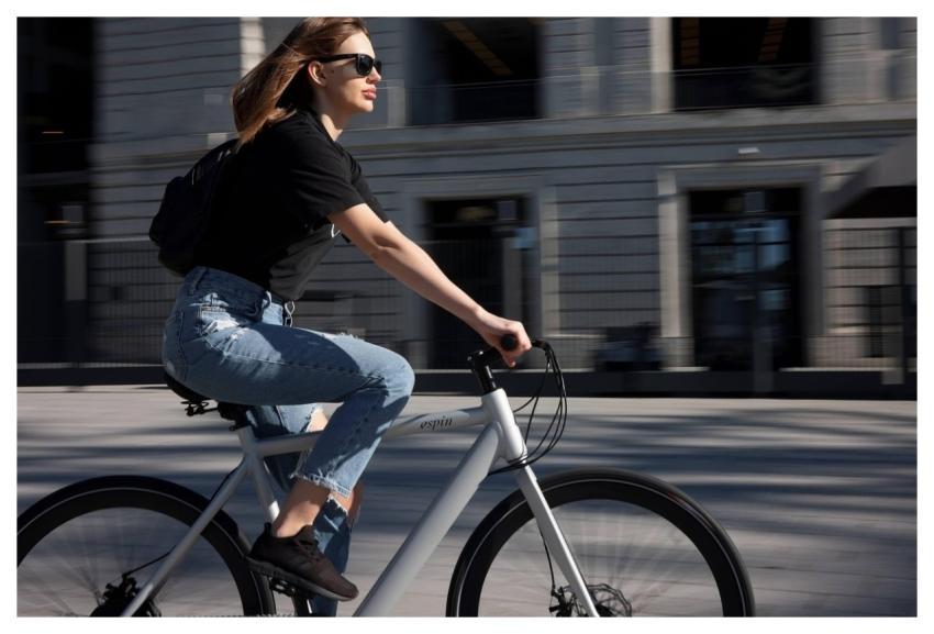San Francisco Woman Electric Bike Bike Ride