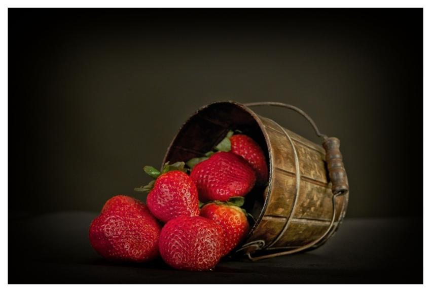 Fruits Strawberries Basket Bucket