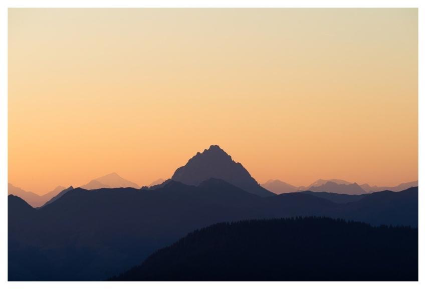 Winding Path Hillside Nature Trail 4K Wallpaper 19