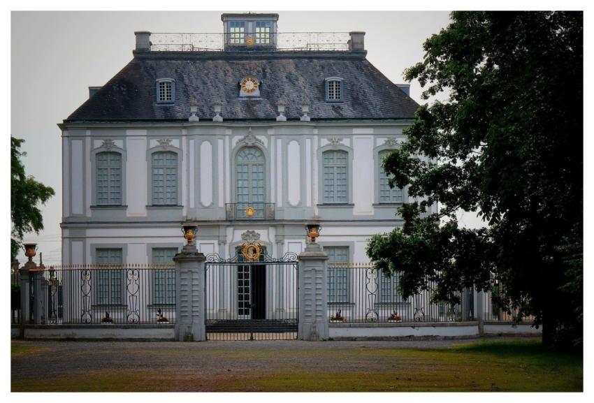 Castle Building Hunting Lodge Historical