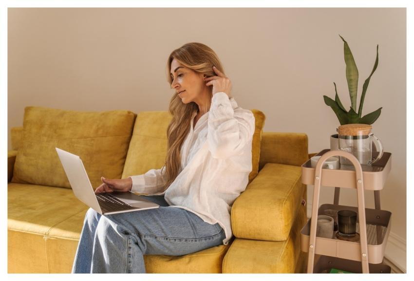 Woman Adult Caucasian Sofa