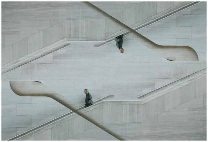 Stylish modern architecture with an intriguing ref