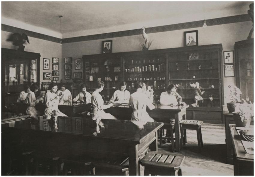 Black and white photo of students in a vintage cla