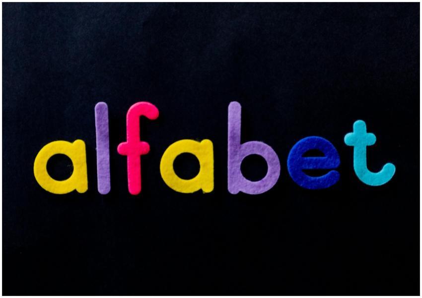 Brightly colored alphabet letters spelling 'alfabe