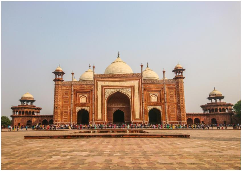Captivating view of Agra Mosque, a famous architec