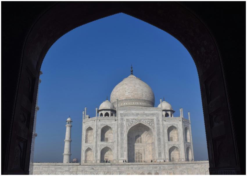 Stunning image of the Taj Mahal framed by an arch,