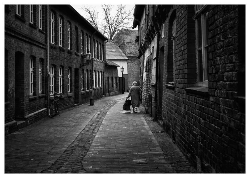 City Alley Woman Historic Center