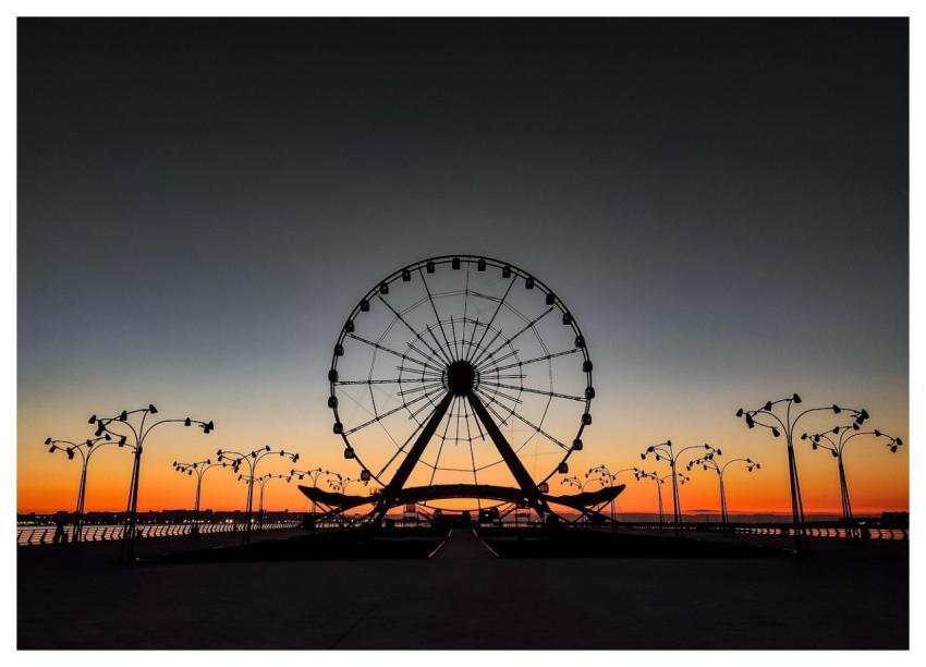 Baku Eye Ferris Wheel Sunrise Sea