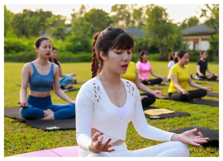 Yoga Meditation Women Park