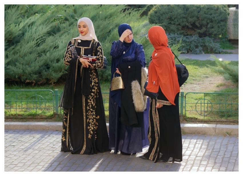 Women Muslim Traditional Clothes