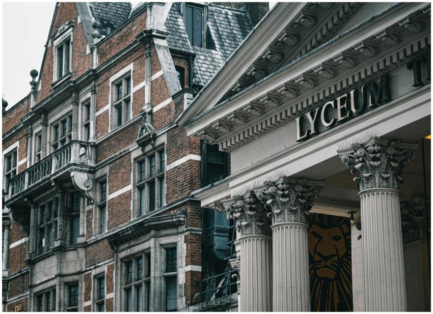 Explore the classic architecture of London's Lyceu