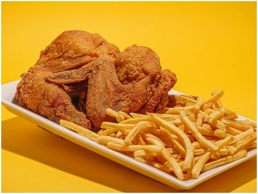 A classic platter of crispy fried chicken and gold