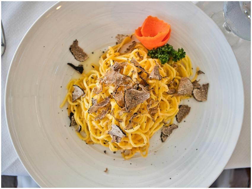 Delicious gourmet pasta served with truffle shavin