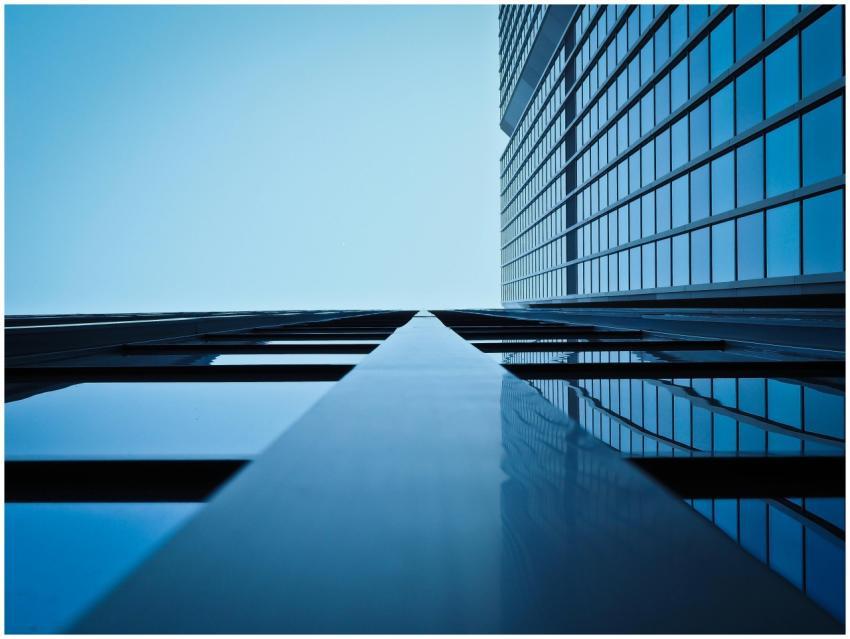 Low angle view of a modern skyscraper with reflect
