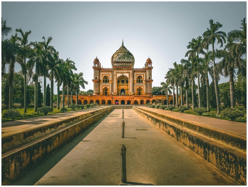 Explore the stunning Safdarjung Tomb in New Delhi,