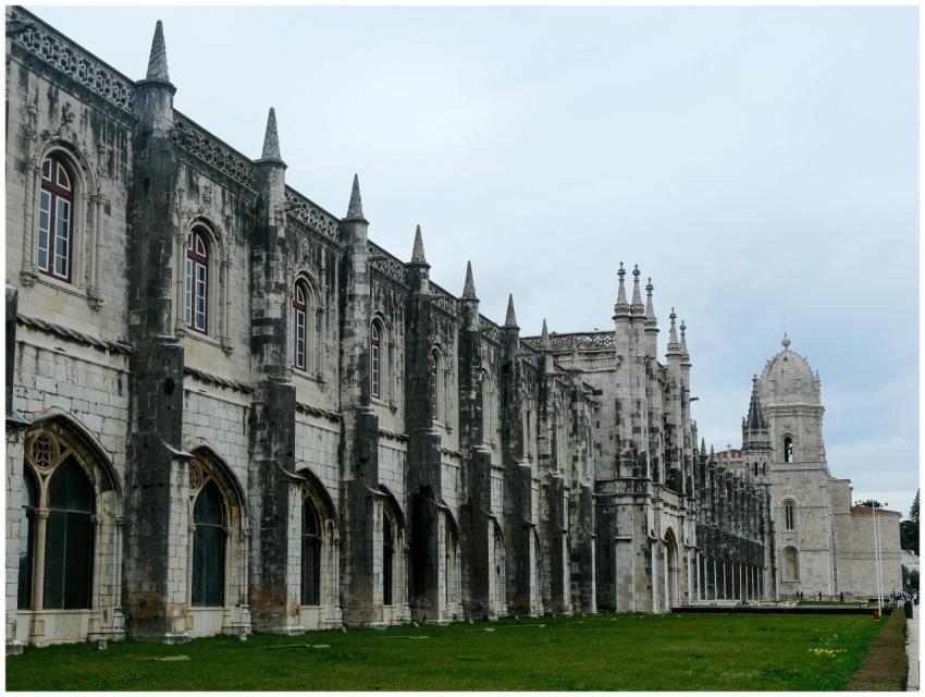 Elegant Gothic architecture of Jerónimos Monastery