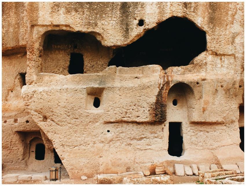 Explore the ancient rock formations of Dara, Mardi