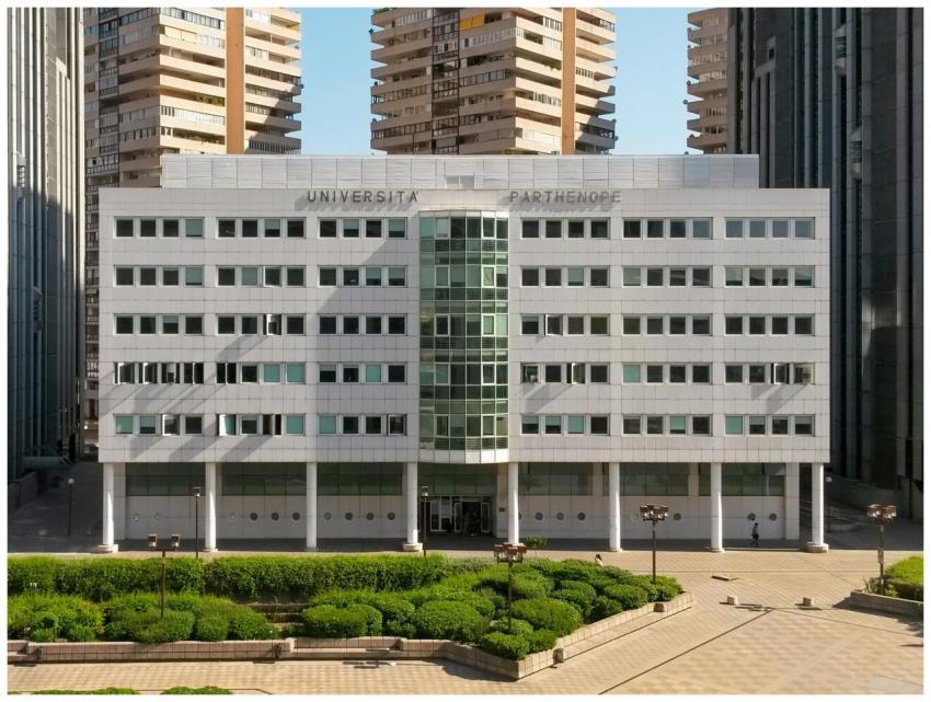 Front view of Università Parthenope, Napoli's mode