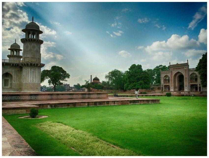 View of the Itimad-ud-Daulah Tomb surrounded by lu