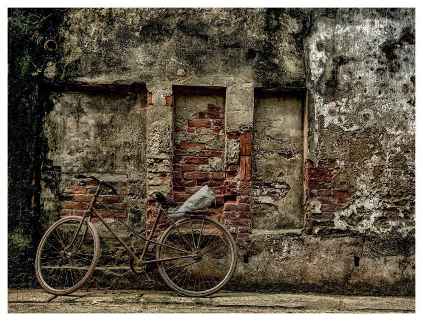 Bike Wall Sidewalk Old Bike
