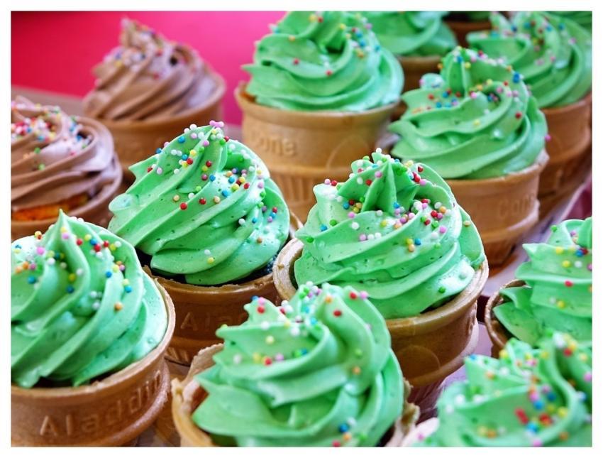 Cupcakes Dessert Food Muffins