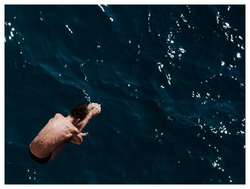 Sport Jump Bounce Plunge