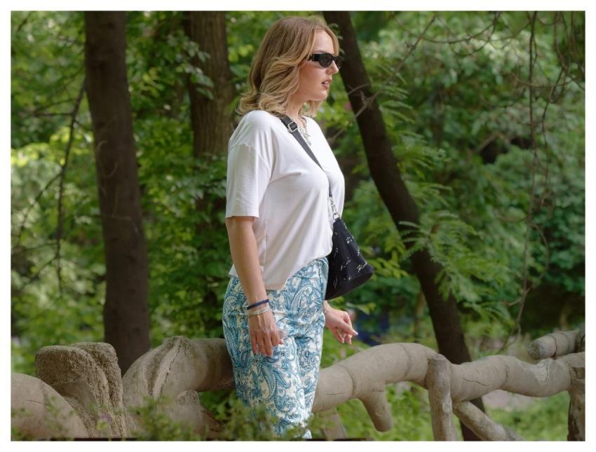 Woman Young Casual Sunglasses