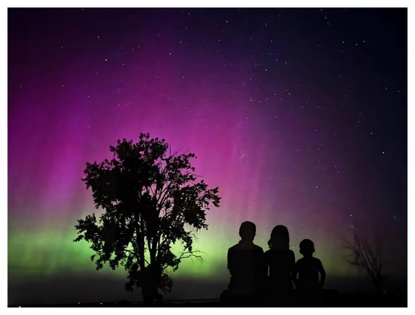 Family Silhouette Northern Lights Aurora