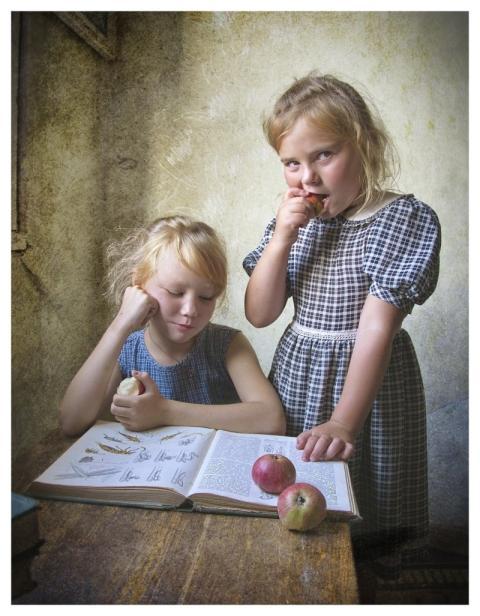 Kids Book Apples Reading
