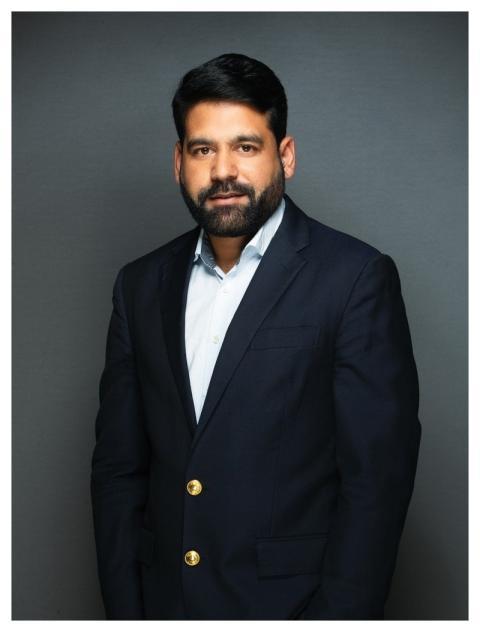 Imran White Gym U-S2Shs4Vhx1