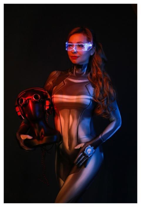 Woman Cyborg Costume Character
