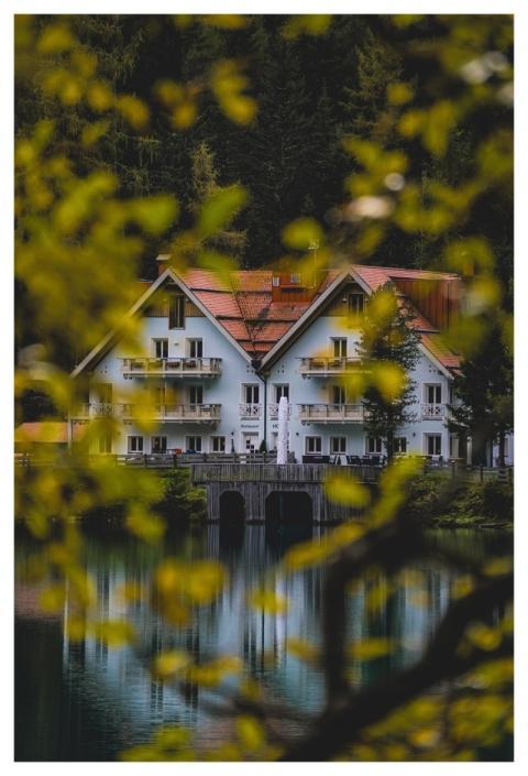 Lake Forest Water Landscape
