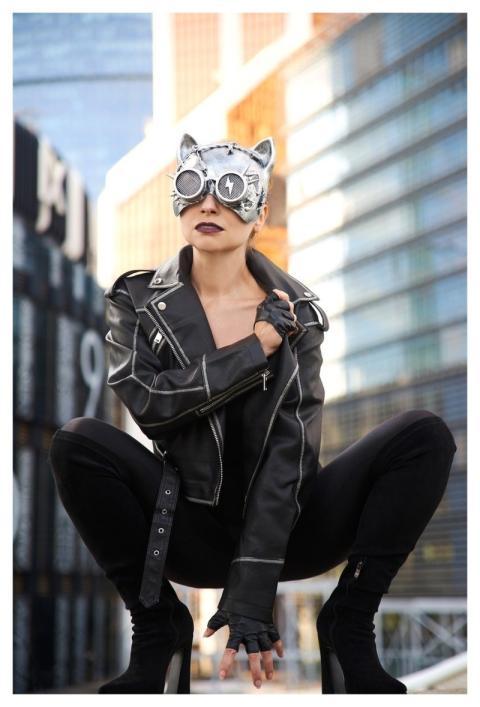 Catwoman Cosplay Model Mask