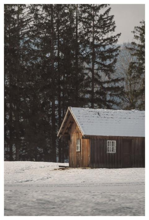 Snowy Cabin Winter Retreat Rustic House Lock Scree
