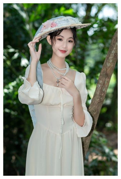 Woman Asia Hat White