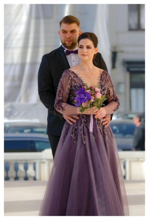 Couple Lovers Bridesmaid Posing