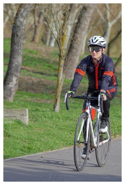 Platform Bicyclist Helmet Running