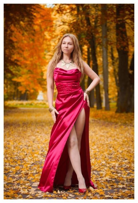 Autumn Dress Red Woman