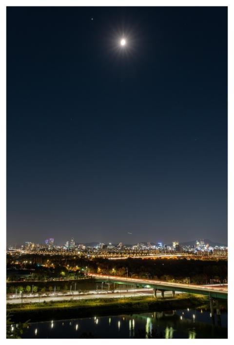 Night View Bridge River Building