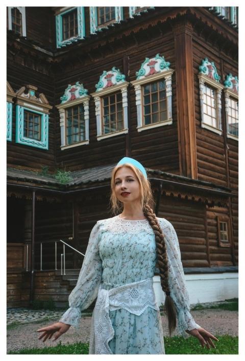 Kokoshnik Maiden Young Lady Woman