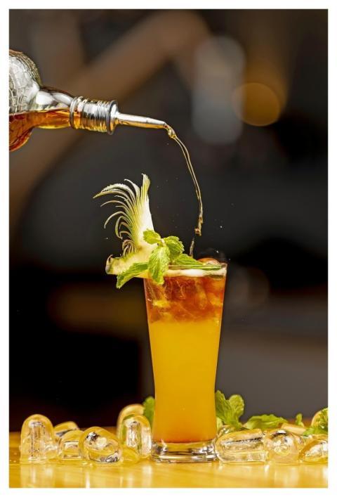 Drink Cocktail Glass Pour