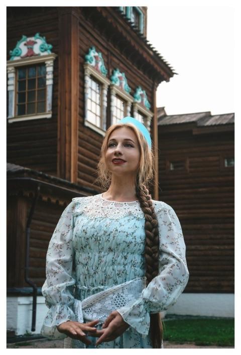 Kokoshnik Maiden Young Lady Woman