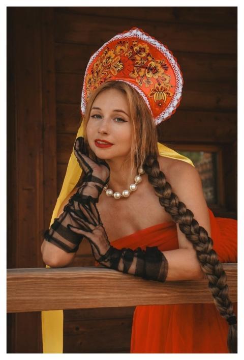 Kokoshnik Maiden Queen Lady