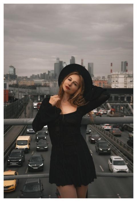 Woman Panorama Hat Black Dress