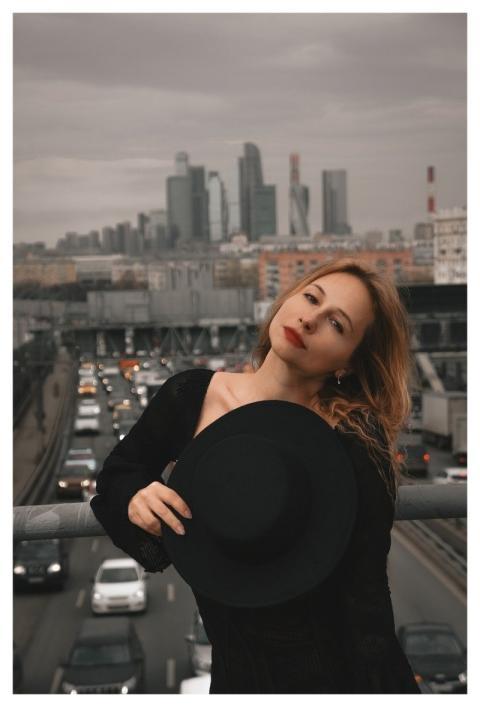 Woman Panorama Hat Black Dress