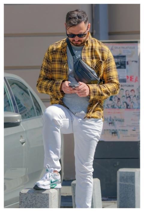 Man Young Casual Sunglasses