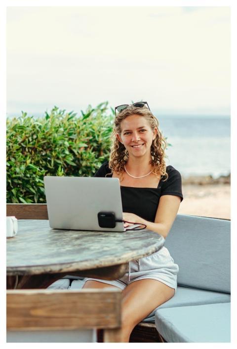 Digital Nomad Work Online Cowork Laptop
