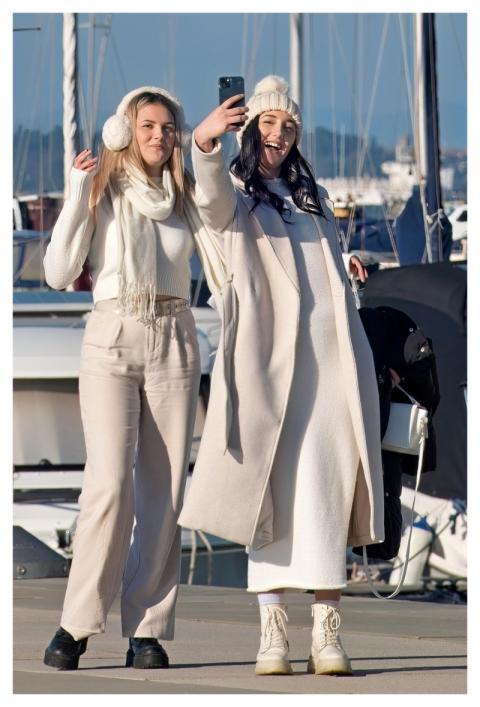 Women Selfie Port Girls