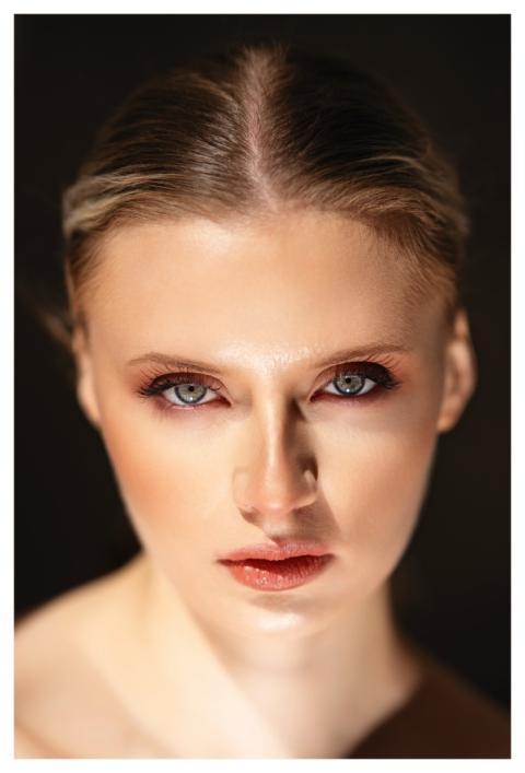 Portrait Female Model Natural Light Outdoor Photog