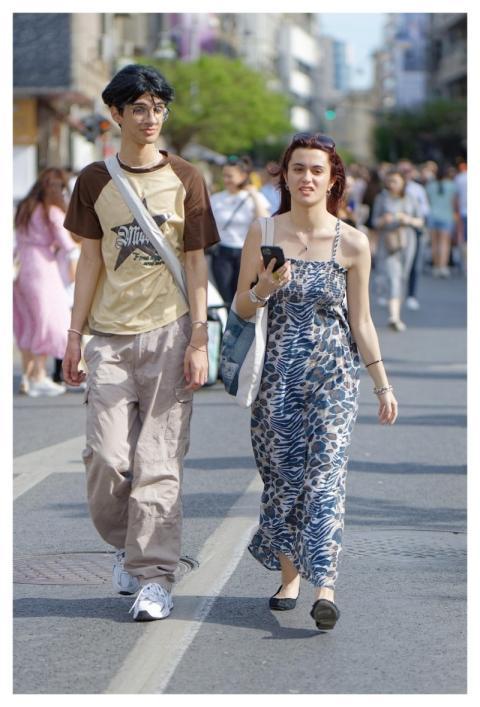 Couple People Promenade Young